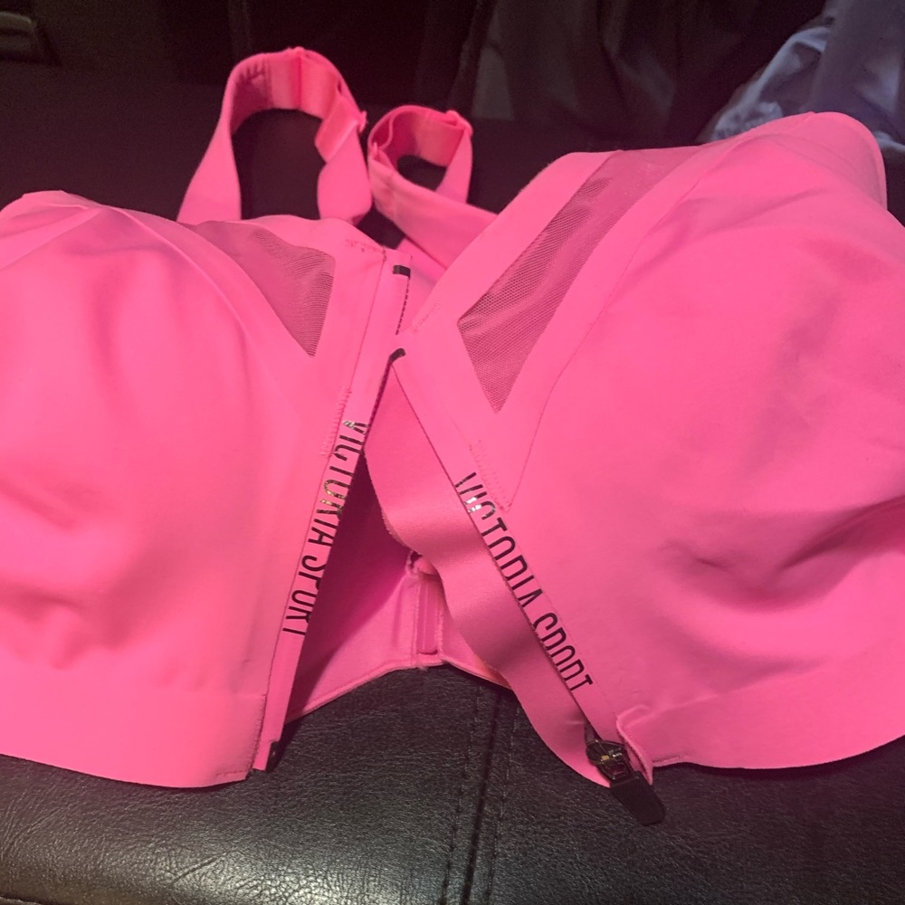 NWT👍🏽Victoria secrets sport bra hot pink